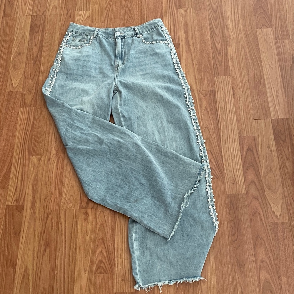 Chic Wide-Leg Faux Pearl Embellished Denim Jeans Size L NWOT